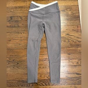 Beyond Yoga Charcoal Leggings with Ivory Trim